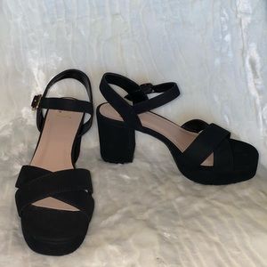 Heart in D Black Block Heel
